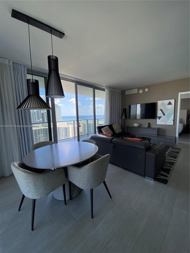 4010 S Ocean Dr, Unit R2102 in Hollywood, FL - Building Photo - Building Photo