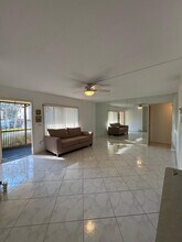 441 Pine Glen Ln in Greenacres, FL - Building Photo - Building Photo