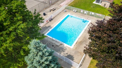 Trillium Village in Chatham-Kent, ON - Building Photo - Building Photo