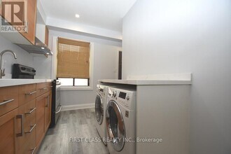133 Coxwell Ave in Toronto, ON - Building Photo - Building Photo