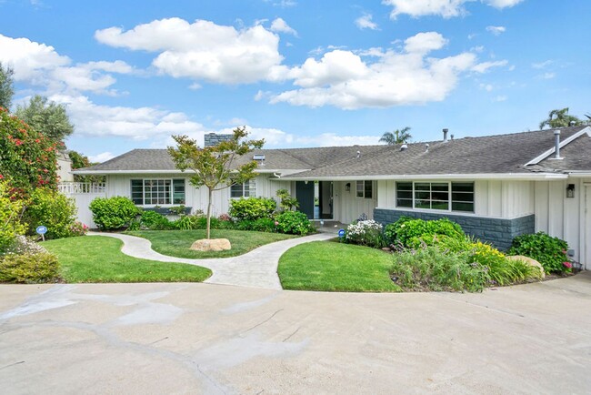 property at 5827 La Jolla Mesa Dr
