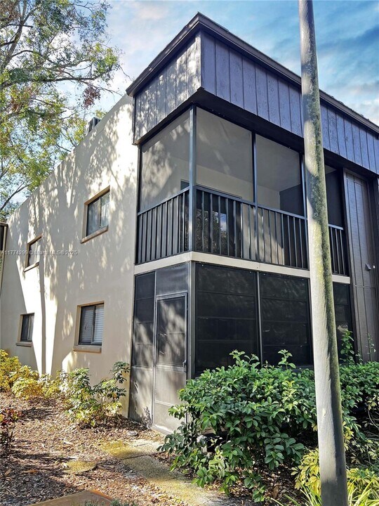 11716 Raintree Village Blvd in Temple Terrace, FL - Building Photo