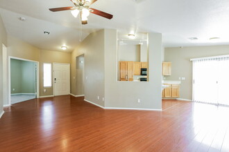 5243 Fog Run Ct in North Las Vegas, NV - Building Photo - Building Photo