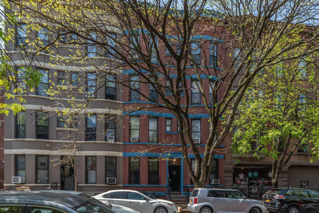 638 Warren St in Brooklyn, NY - Foto de edificio