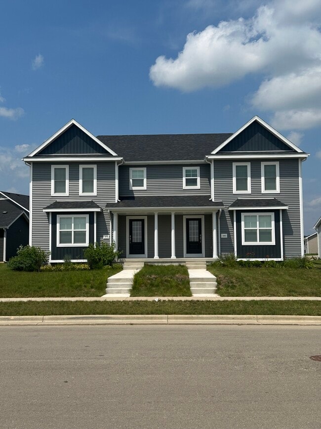 1674 Happy Trails Rd in Verona, WI - Building Photo - Building Photo