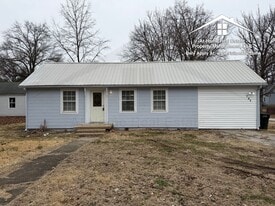 703 W 7th St in Fulton, MO - Building Photo