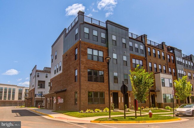 43792 Middleway Ter in Ashburn, VA - Building Photo - Building Photo