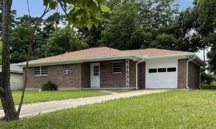 property at 1004 Oak Dr