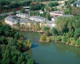 Hidden Ponds in Apple Valley, MN - Building Photo - Building Photo