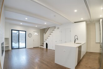 2026 N Cleveland Ave in Chicago, IL - Foto de edificio - Building Photo