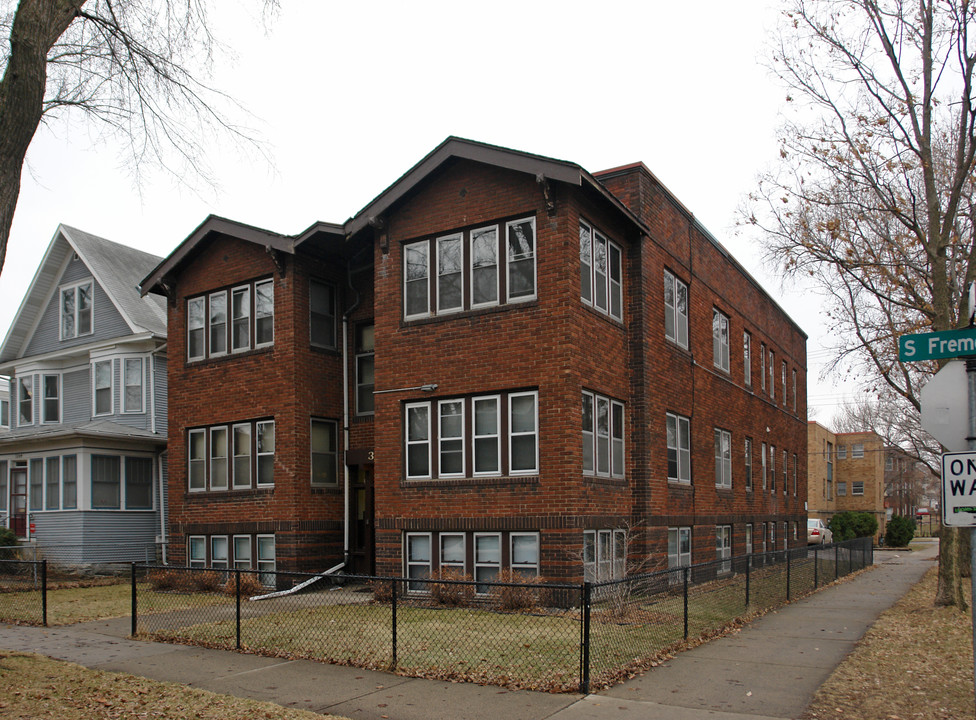 3200 Fremont Ave S in Minneapolis, MN - Building Photo