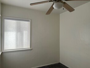 441 36th St, Unit upper in Manhattan Beach, CA - Foto de edificio - Building Photo