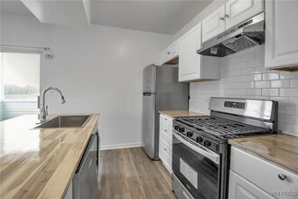 1608 Sweet Home Rd in Buffalo, NY - Building Photo - Building Photo