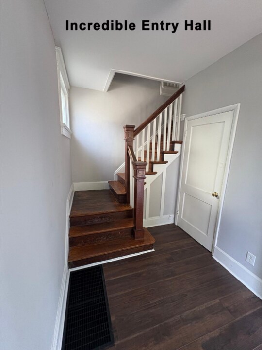 868 Academy Ave in Cincinnati, OH - Building Photo