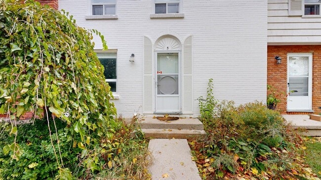 1220 Royal York Rd in London, ON - Building Photo - Building Photo