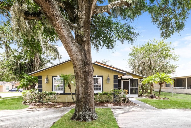 property at 2310 Chestnut Hills Dr