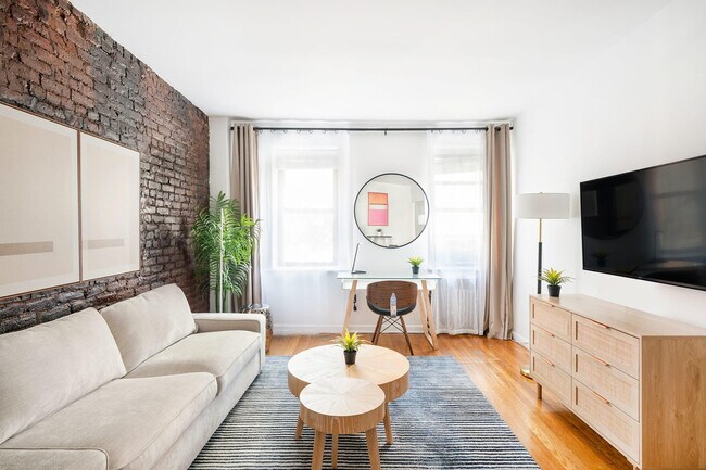 350 E 19th St-Unit -FL2-ID366948P in New York, NY - Building Photo - Building Photo