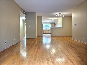 8700 W Evelyn Ln in Chicago, IL - Building Photo - Building Photo