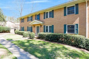 3510 Roswell Rd NW in Atlanta, GA - Building Photo