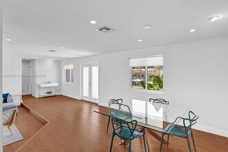 2055 NE 202nd St in Miami, FL - Building Photo - Building Photo