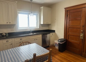 258 Boston Ave, Unit 3 in Medford, MA - Building Photo - Building Photo