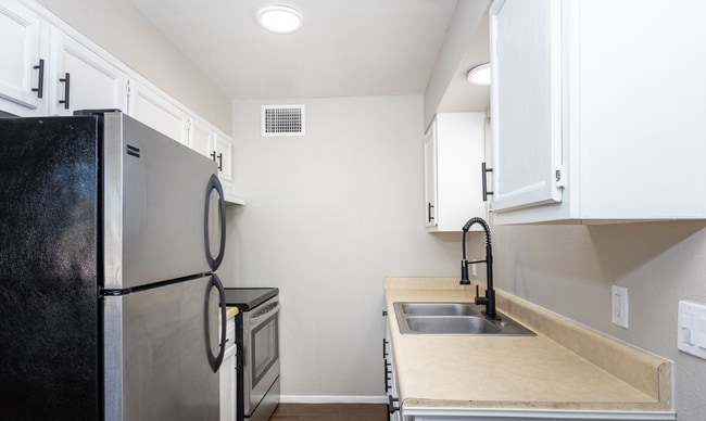 819 N Arbor Ave in Casa Grande, AZ - Foto de edificio - Building Photo