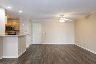 Square 131 - 4880 - 12 Plex in Omaha, NE - Building Photo - Building Photo