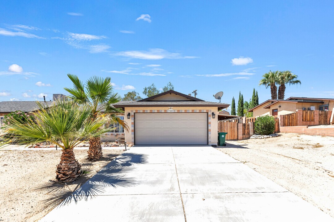 73853 Playa Vista Dr in Twentynine Palms, CA - Building Photo