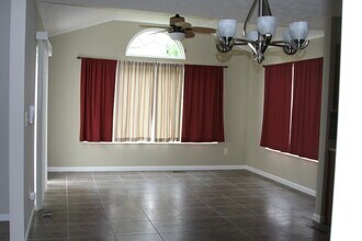 9168 Belvedere Ct in Florence, KY - Foto de edificio - Building Photo