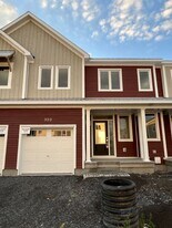 303 Trammel Rd in Ottawa, ON - Building Photo