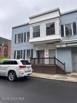 2282 5th Ave in Troy, NY - Building Photo