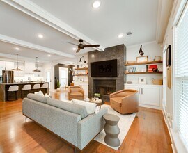 1323 S Louisiana St in Little Rock, AR - Building Photo - Building Photo