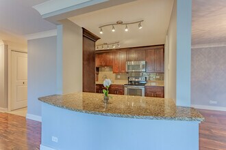 1615 E Central Rd in Arlington Heights, IL - Building Photo - Building Photo