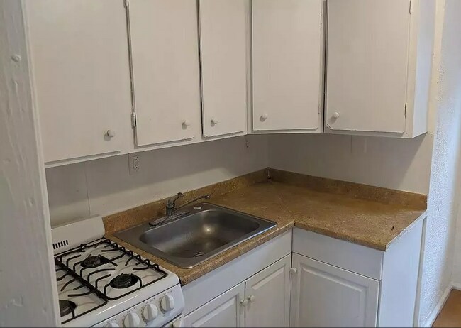 52 Baltic Ave in Baltimore, MD - Building Photo - Building Photo