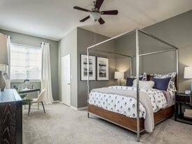 Magnolia Carillon in St. Petersburg, FL - Building Photo