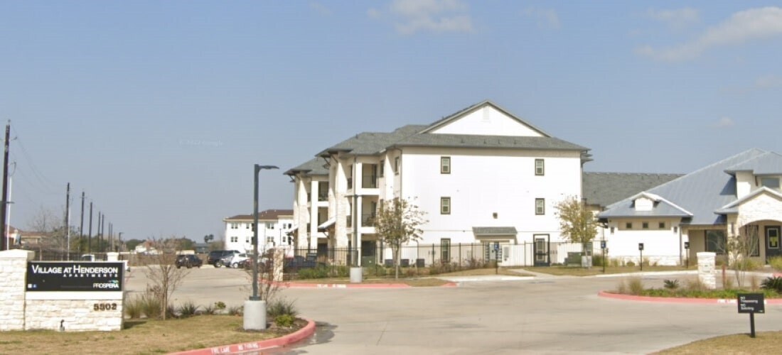 5502 Henderson in Corpus Christi, TX - Building Photo