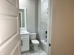 960 Nours Cir SE in Lawrenceville, GA - Foto de edificio - Building Photo