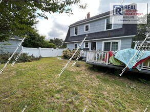 11 E Dunstable Rd in Nashua, NH - Building Photo - Building Photo