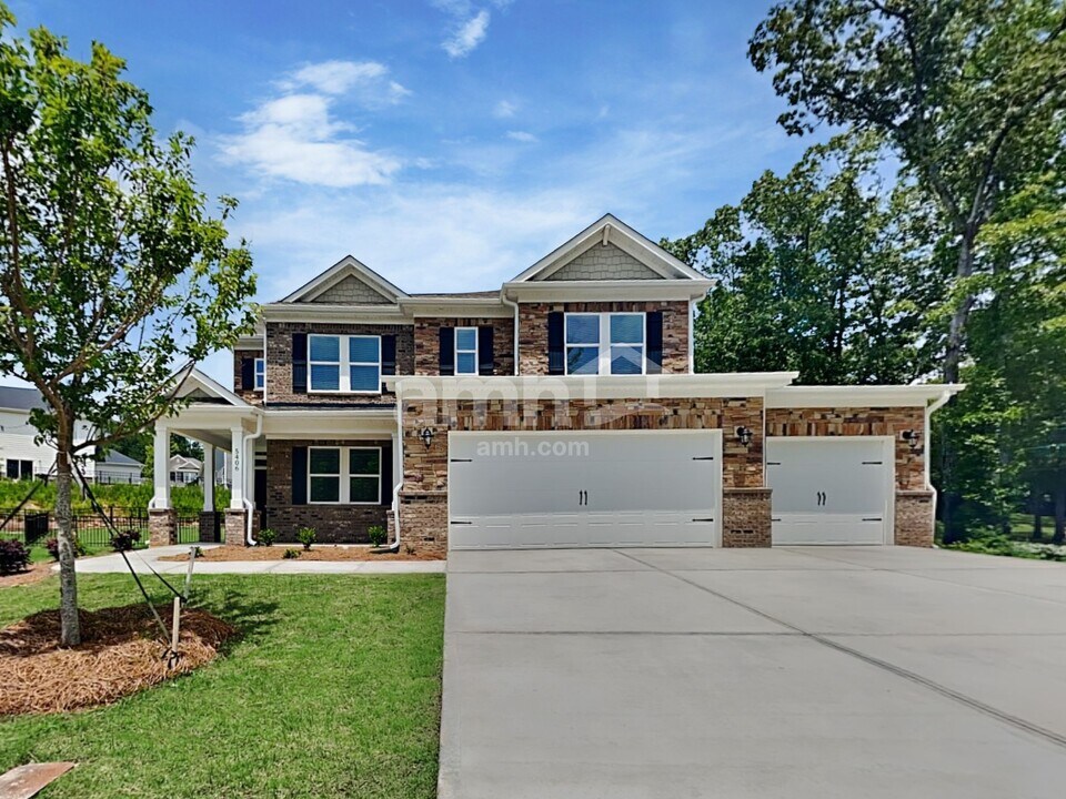 5406 Pebble Bridge Wy in Auburn, GA - Building Photo