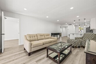 2101 Cordova Green in Seminole, FL - Building Photo - Building Photo