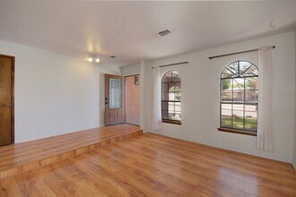 7409 Luella Anne Dr NE in Albuquerque, NM - Foto de edificio - Building Photo
