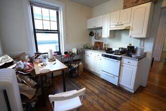 294 Harvard St, Unit 4 in Cambridge, MA - Building Photo - Building Photo