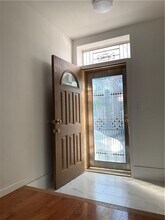561 61st St-Unit -1F in Brooklyn, NY - Foto de edificio - Building Photo