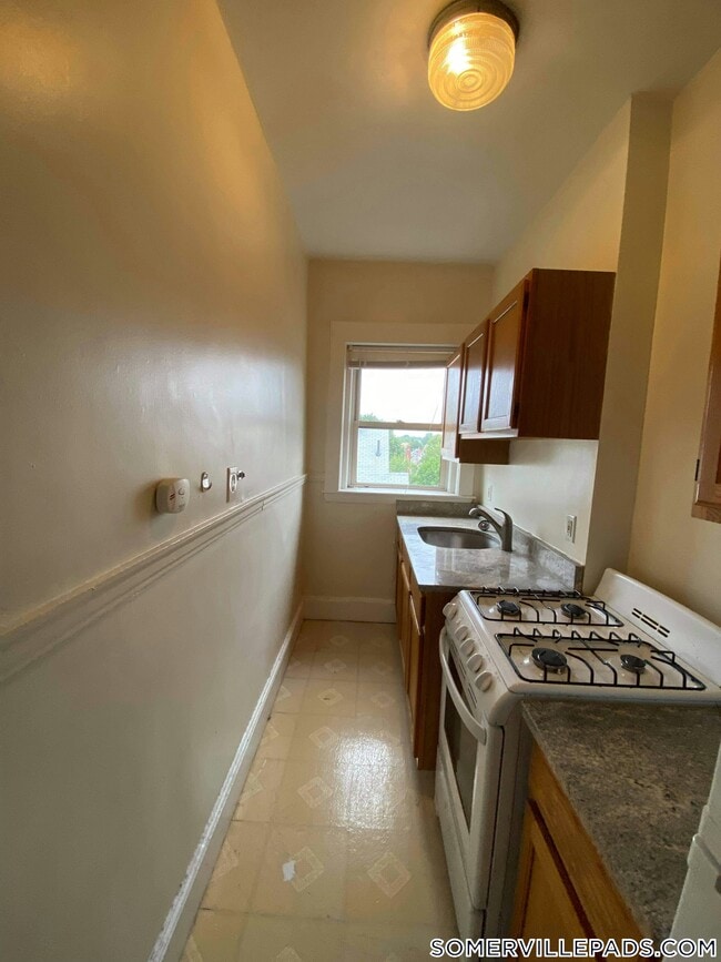 163 Summer St, Unit 37 in Somerville, MA - Building Photo - Building Photo