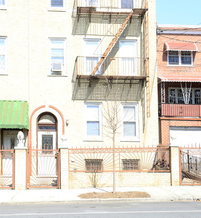 859 E 222nd St in Bronx, NY - Building Photo - Building Photo