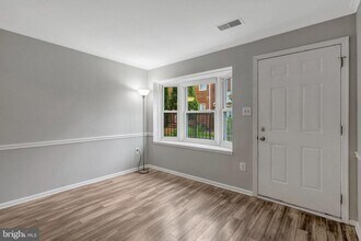 13842 Beaujolais Ct in Chantilly, VA - Building Photo - Building Photo