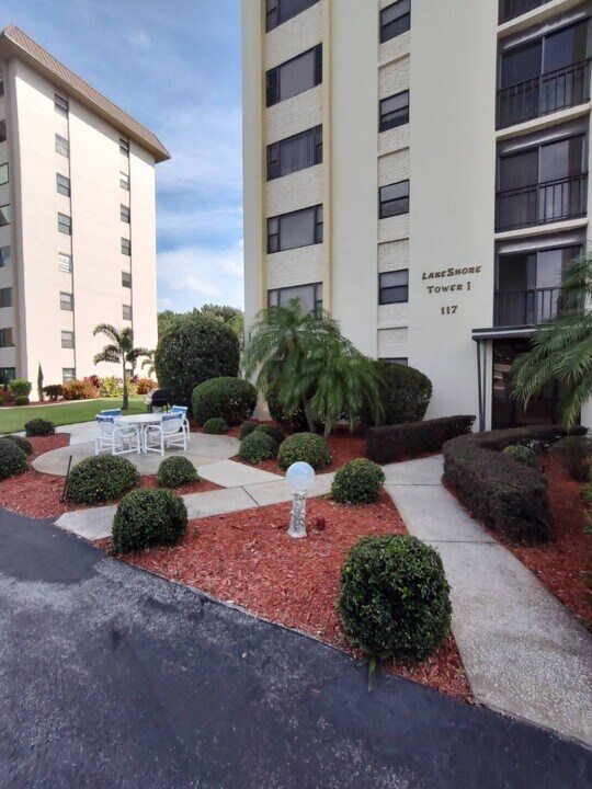 117 Country Club Dr in Lake Placid, FL - Building Photo