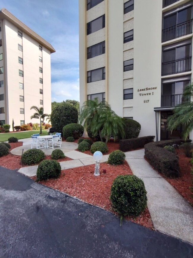 property at 117 Country Club Dr