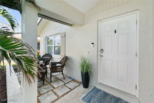 646 99th Ave N in Naples, FL - Foto de edificio - Building Photo
