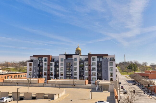 property at 309 E 5th St